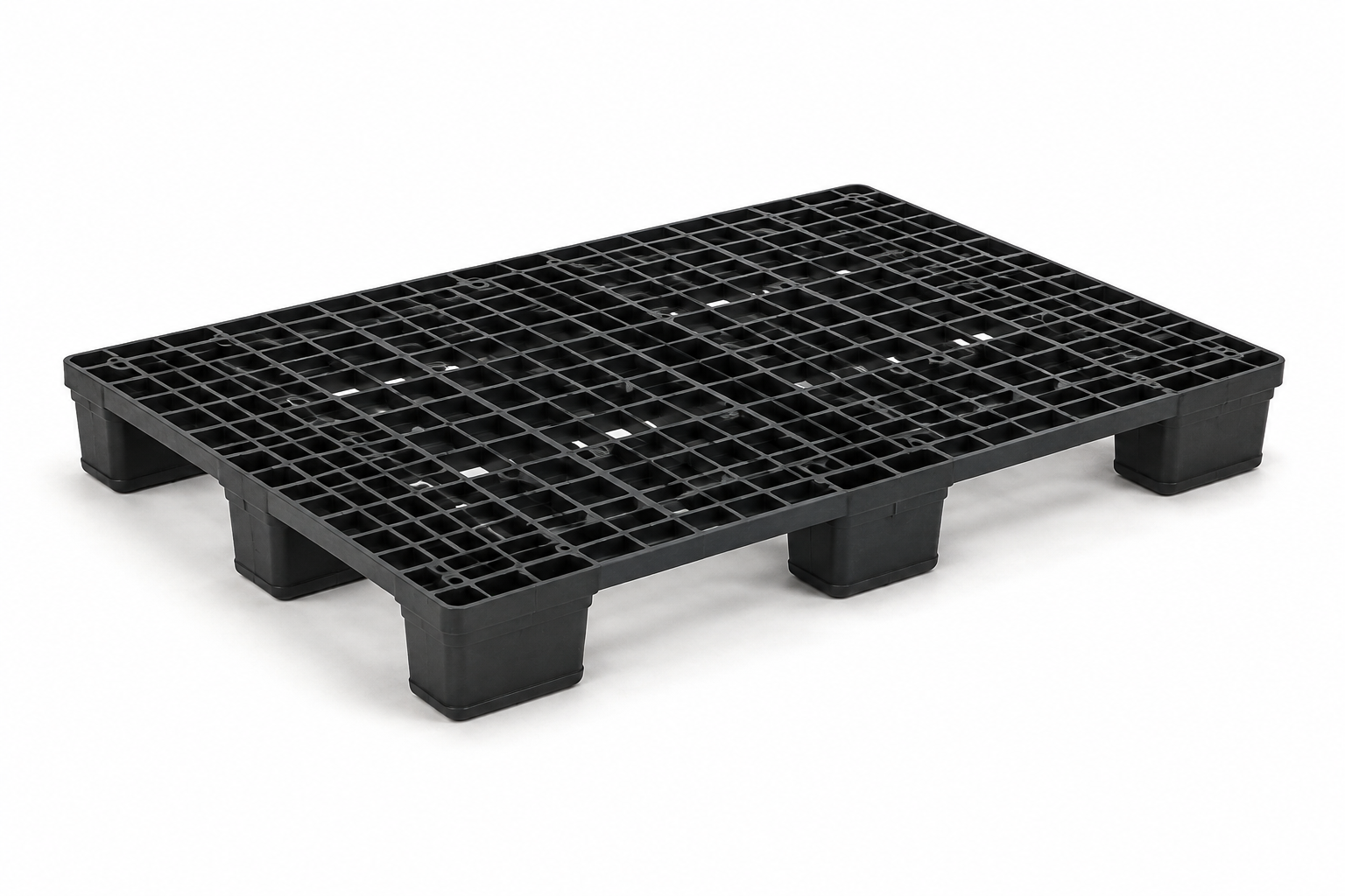 Lightweight nestable open-deck plastic pallet 1200 x 800 x 140 mm, nine feet, three-quarter view